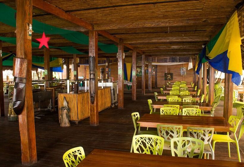 هتل On Vacation Amazon