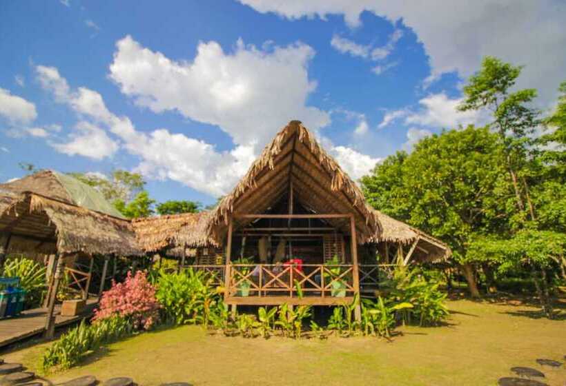 هتل On Vacation Amazon