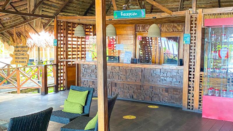 هتل On Vacation Amazon