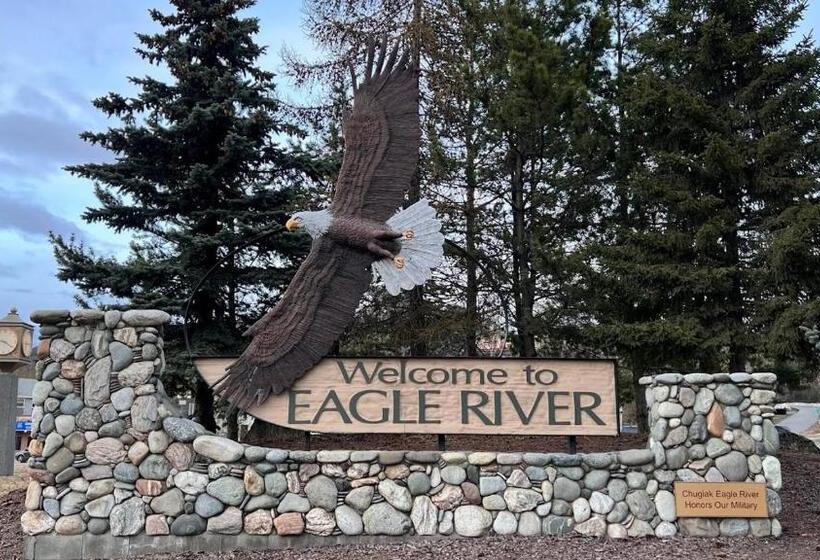 فندق Eagle River Lodge