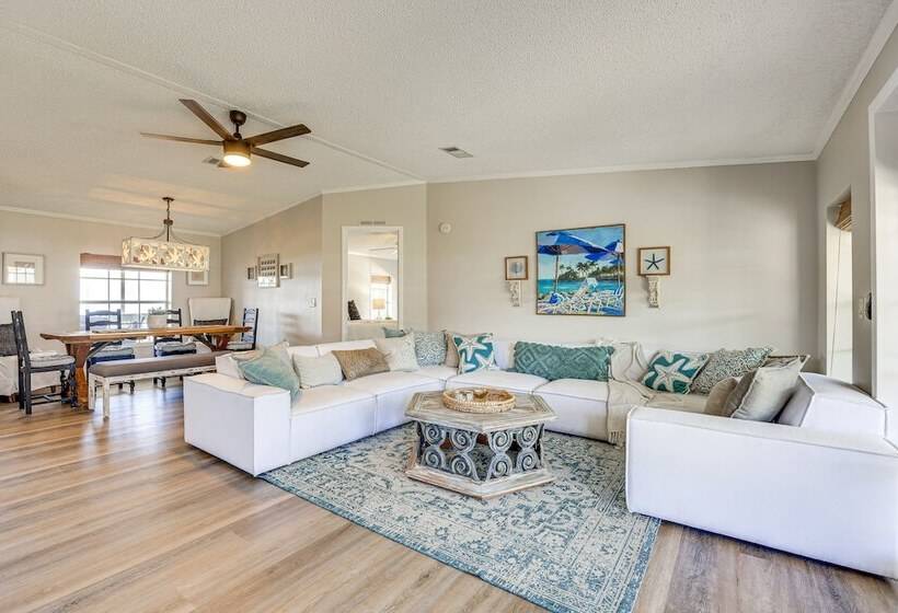 St Augustine Home W/ Dock & Lift On St Johns River