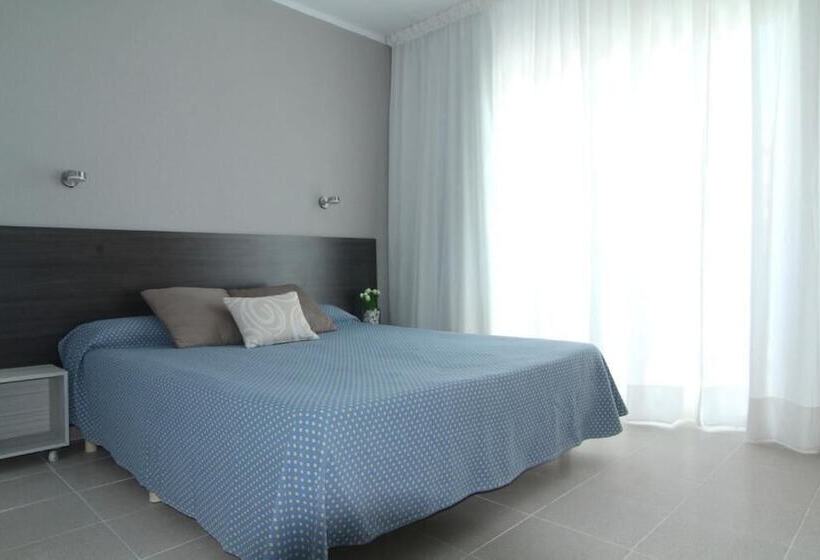 هاستل Hostal Tahiti Rs