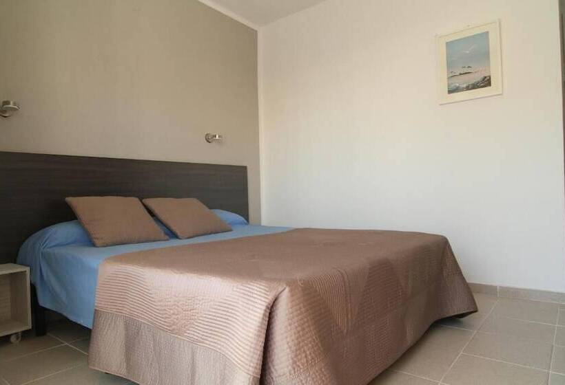 هاستل Hostal Tahiti Rs