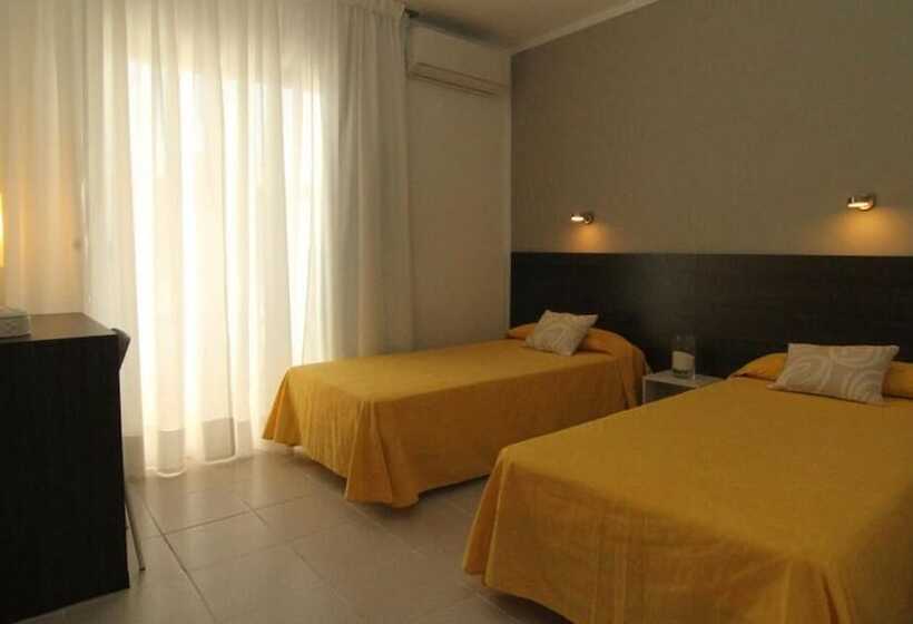 هاستل Hostal Tahiti Rs