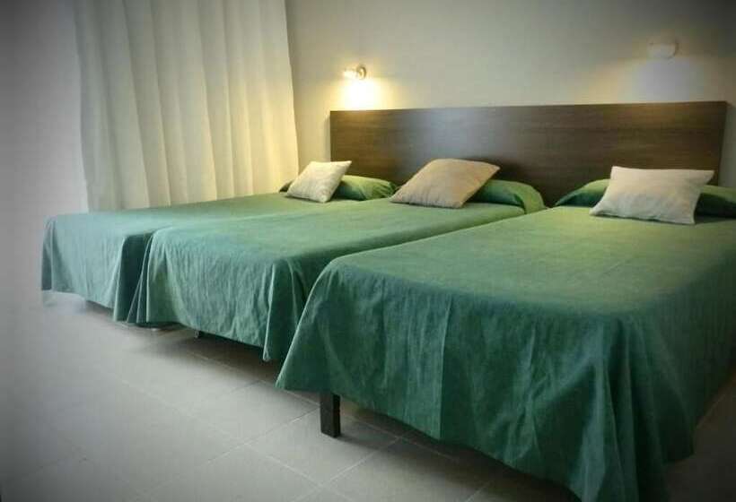 هاستل Hostal Tahiti Rs