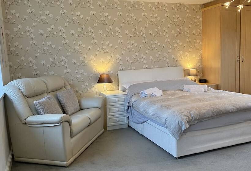 Beautiful, Private Farm Cottage In Anglesey