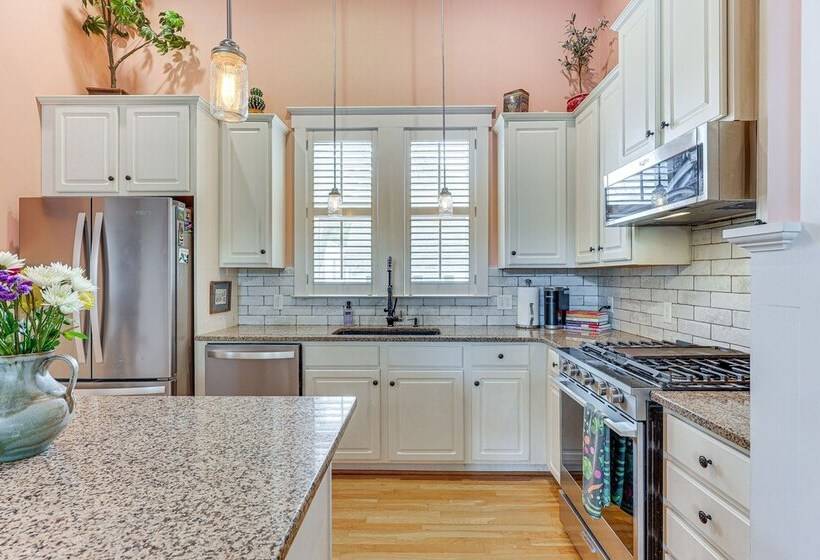 Charming Wilmington Cottage   Walk To Downtown!
