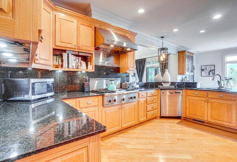 High End Helen Home: Heated Pool, Fire Pit + Views