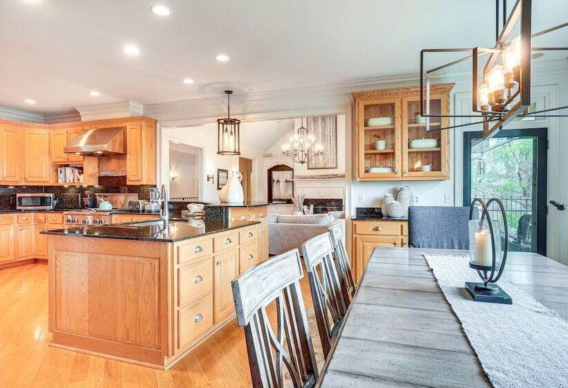 High End Helen Home: Heated Pool, Fire Pit + Views