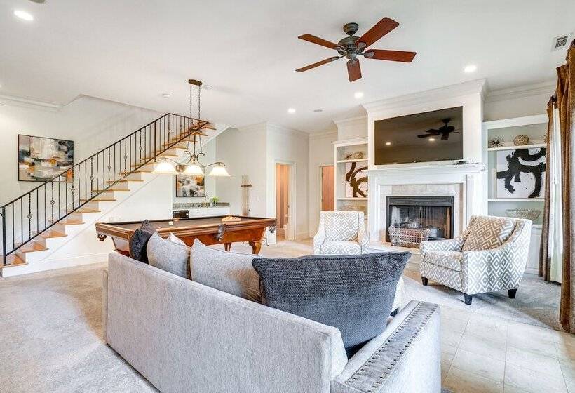 High End Helen Home: Heated Pool, Fire Pit + Views