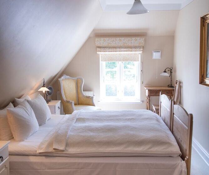 هتل Ballebro Færgekro