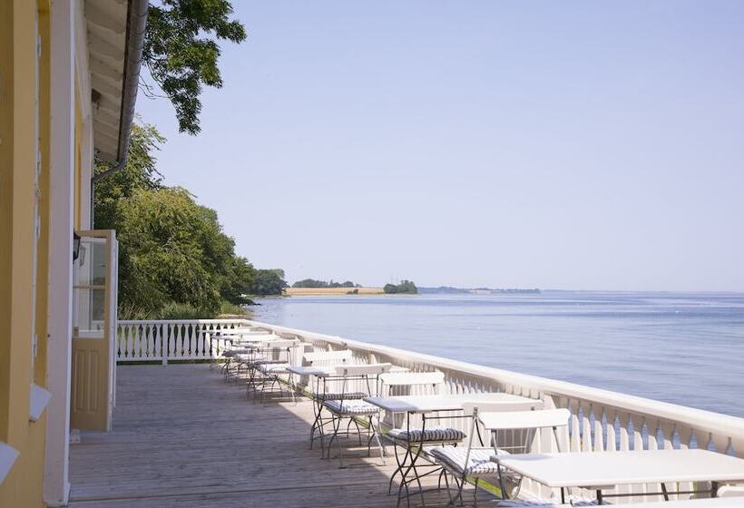 هتل Ballebro Færgekro