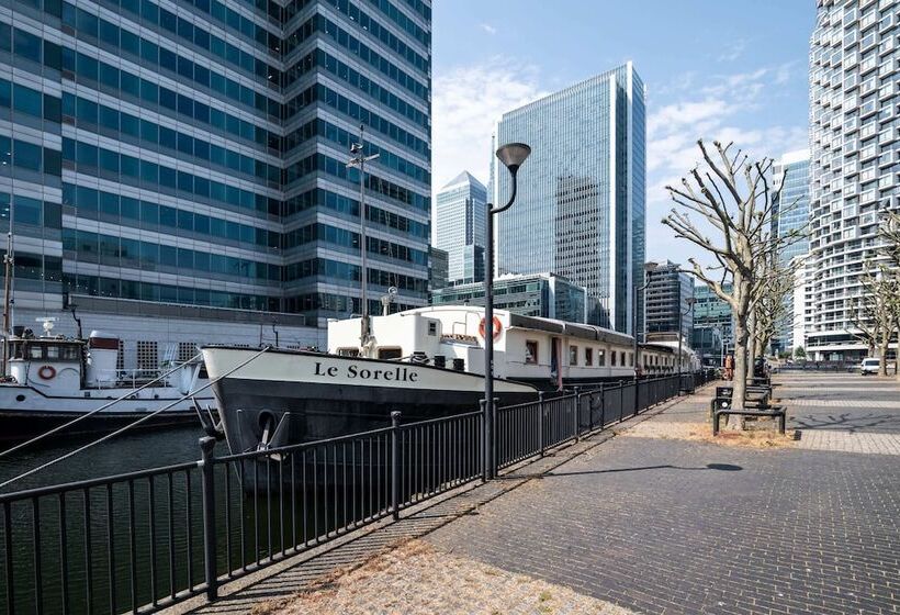 هتل Luxury Canary Wharf House Boat