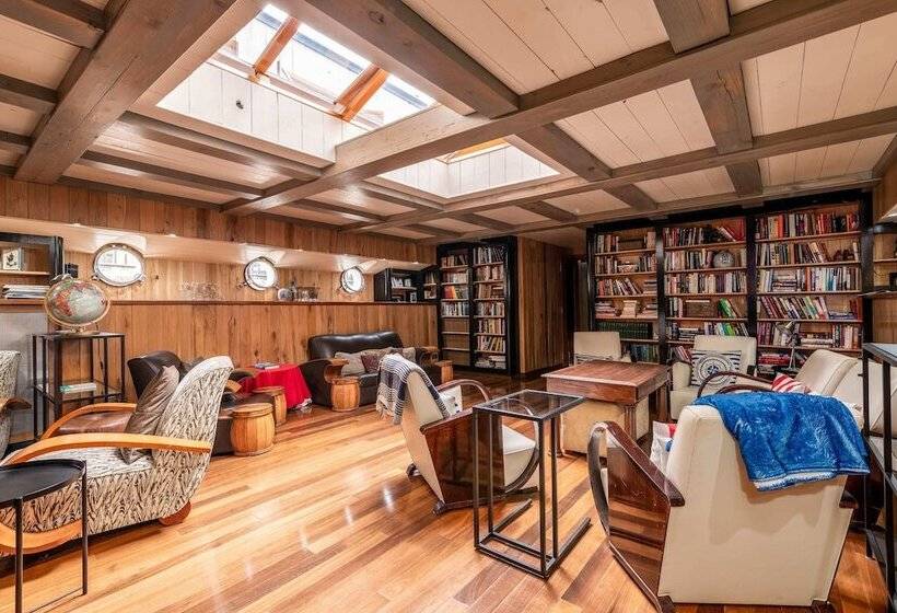 هتل Luxury Canary Wharf House Boat