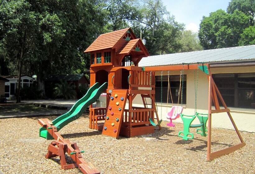 ホテル Riverside Lodge Resort