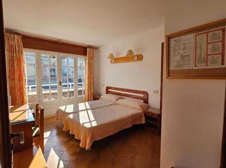 هاستل Blue Spot