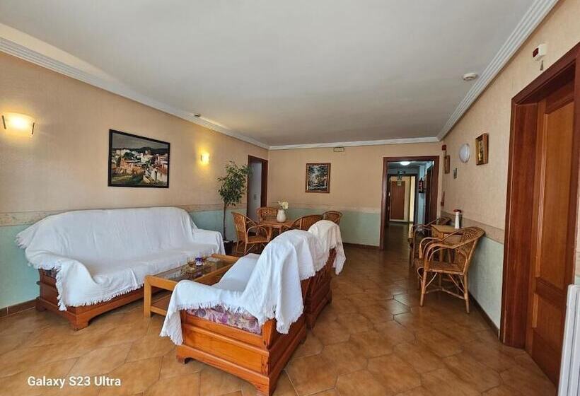 هاستل Blue Spot