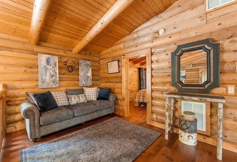 Legend Crest Lodge