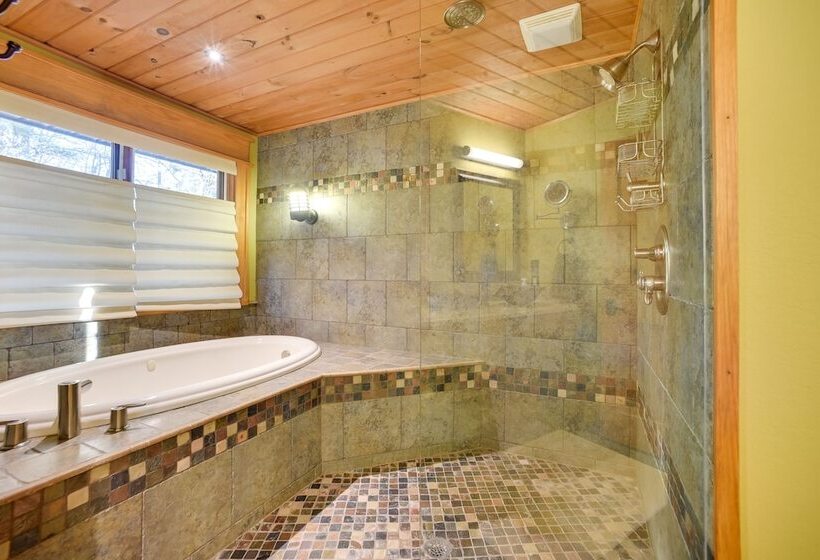 Luxurious Lakefront Paradise In Scottsboro W/ Dock