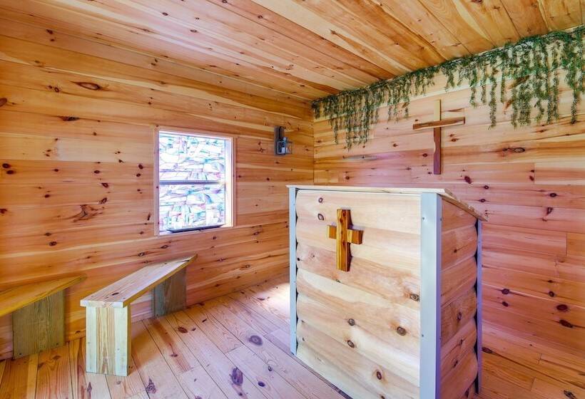 Private Hot Tub & Mountain View: Newport Home