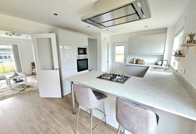 膳宿费 Family Home With Free Parking