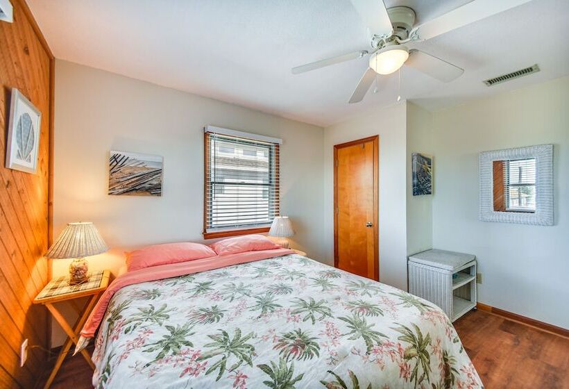 Pet Friendly Outer Banks Home   1 Block To Beach!