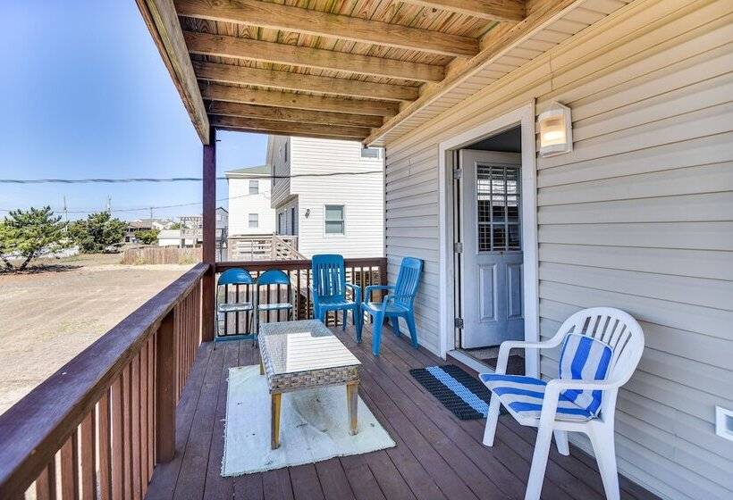 Pet Friendly Outer Banks Home   1 Block To Beach!