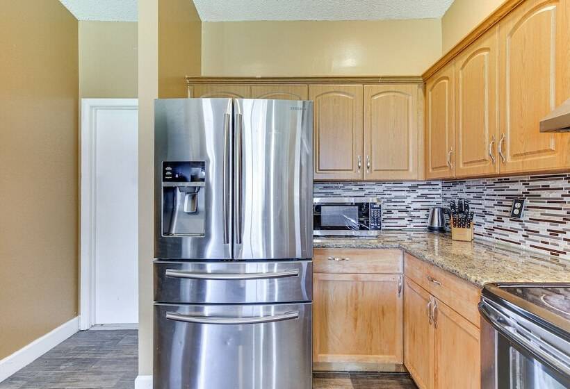 Near Beaches: Pet Friendly Sunrise Escape W/ Patio