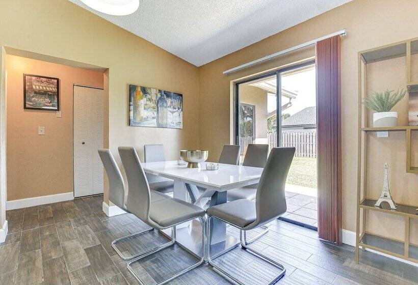 Near Beaches: Pet Friendly Sunrise Escape W/ Patio