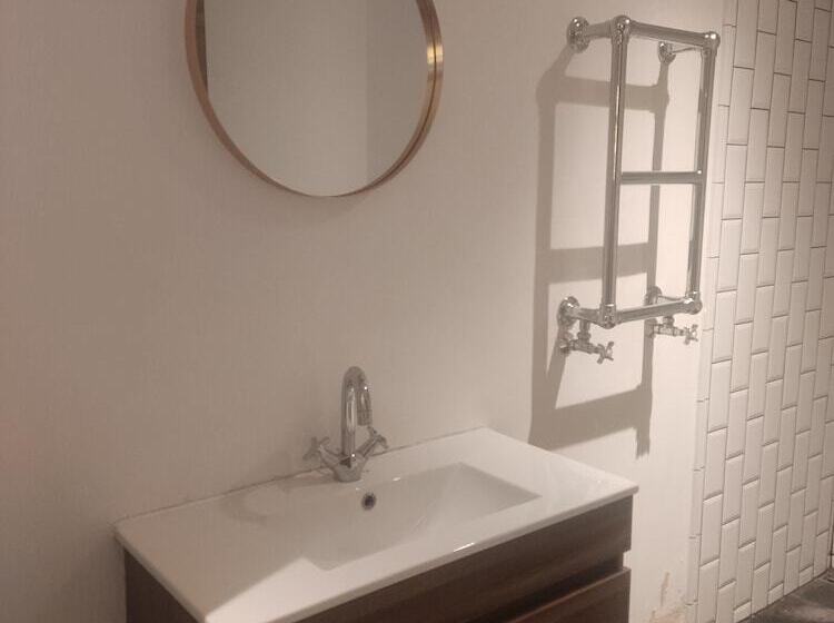 Резиденция Remarkable 7 Bed House In London
