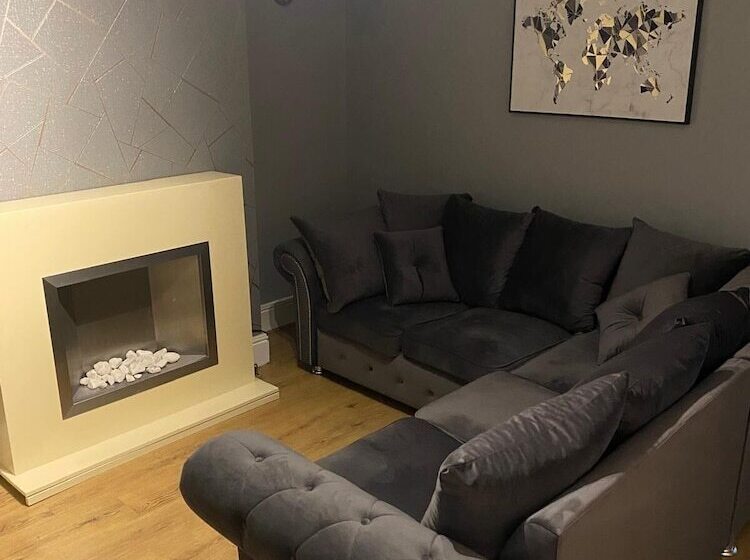 レジデンス 2 Bed House   Garden & Excellent Wifi