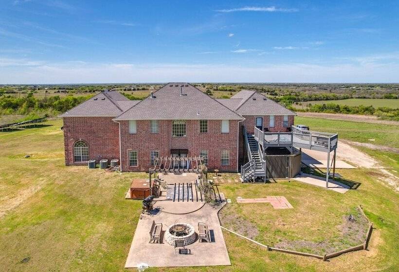 Spacious Farmersville Home W/ Game Room & Fire Pit