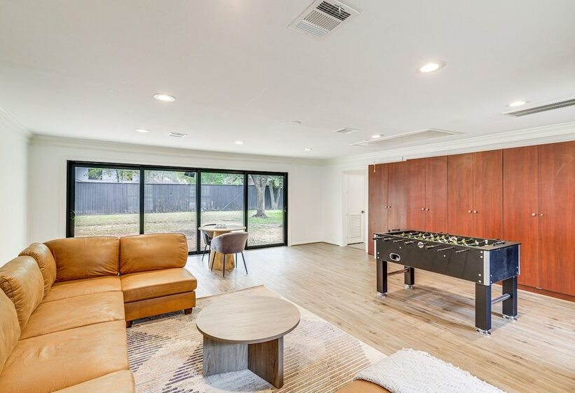Spacious Houston Home W/ Pool   Near The Galleria!