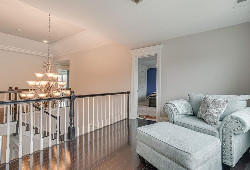 Spacious Inverness Home ~ 36 Mi To Chicago!