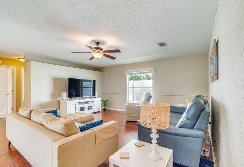 Spring Hill Home W/ Private Yard & Heated Pool!