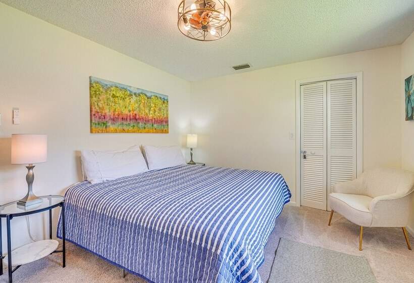 Spring Hill Retreat W/ Pool: 7 Mi To Weeki Wachee!