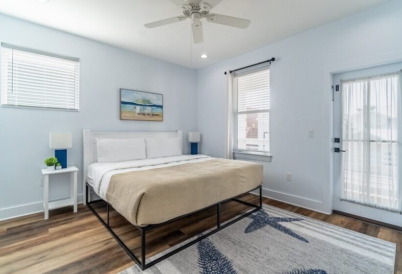 Bottlenose By Avantstay Walk To Miramar Beach