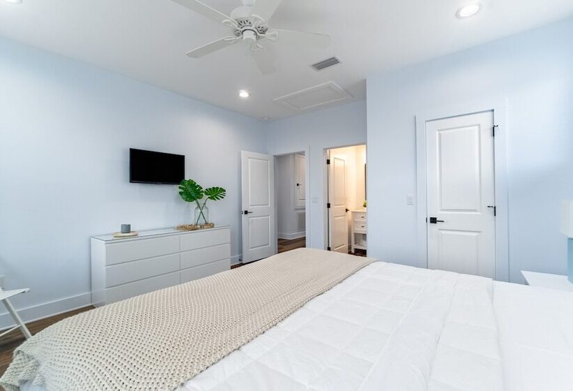 Bottlenose By Avantstay Walk To Miramar Beach