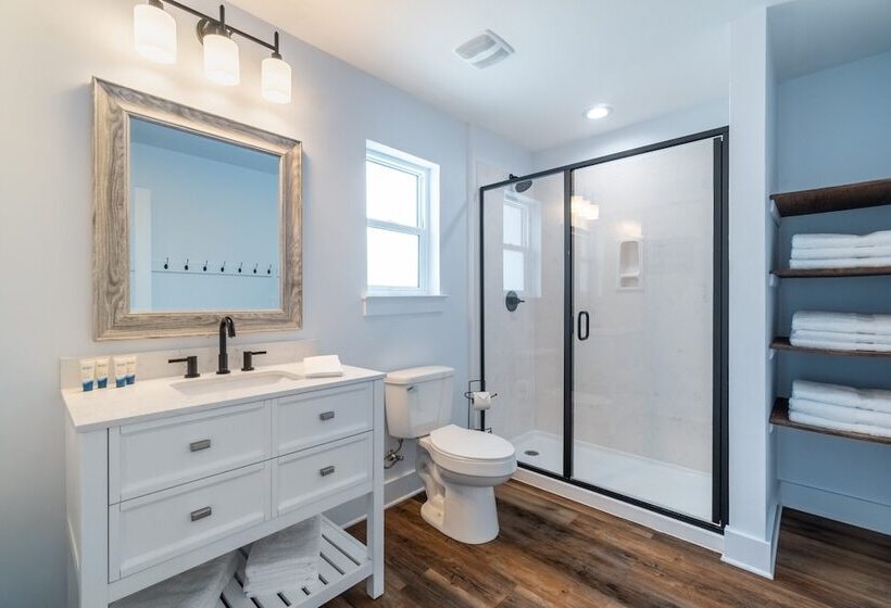 Bottlenose By Avantstay Walk To Miramar Beach