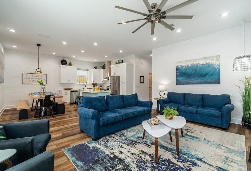 Bottlenose By Avantstay Walk To Miramar Beach