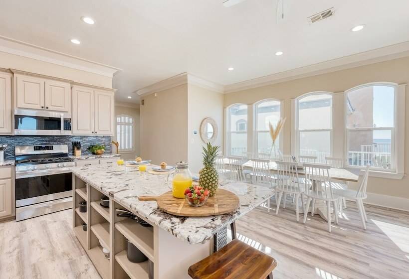 Calico By Avantstay Beachfront Retreat