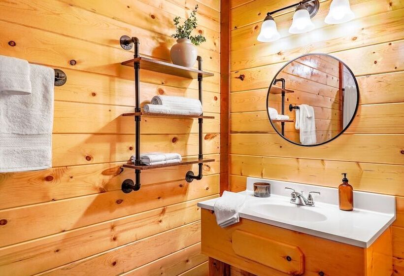 Daybreak By Avantstay Sleeps 18 Cabin + Pool/spa