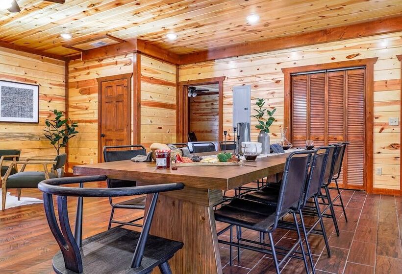Daybreak By Avantstay Sleeps 18 Cabin + Pool/spa