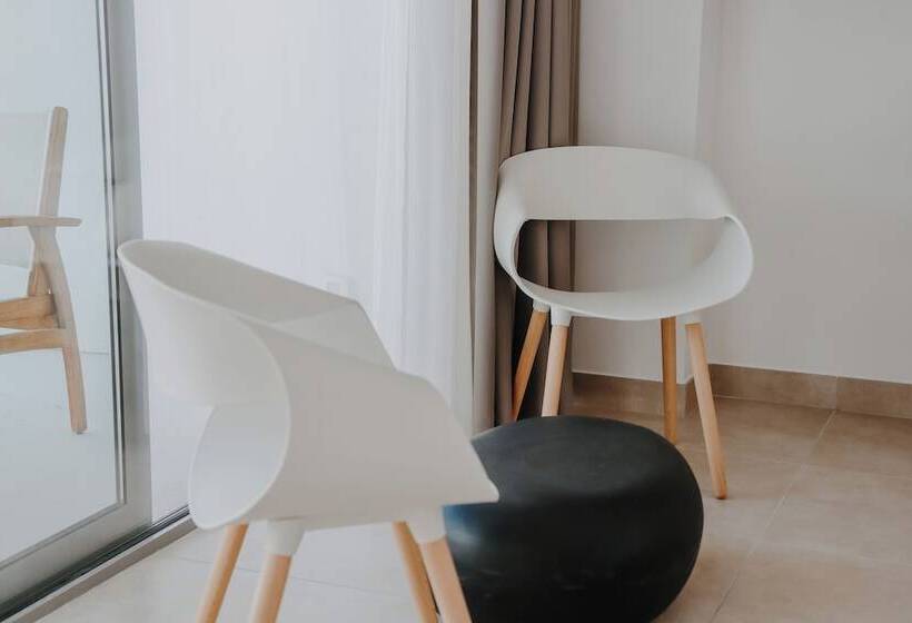 هتل Black Amber Boutique