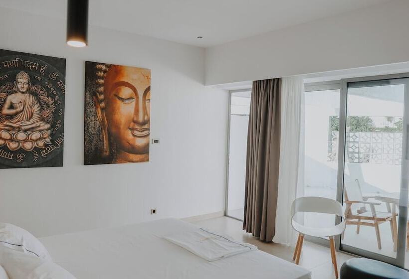 هتل Black Amber Boutique