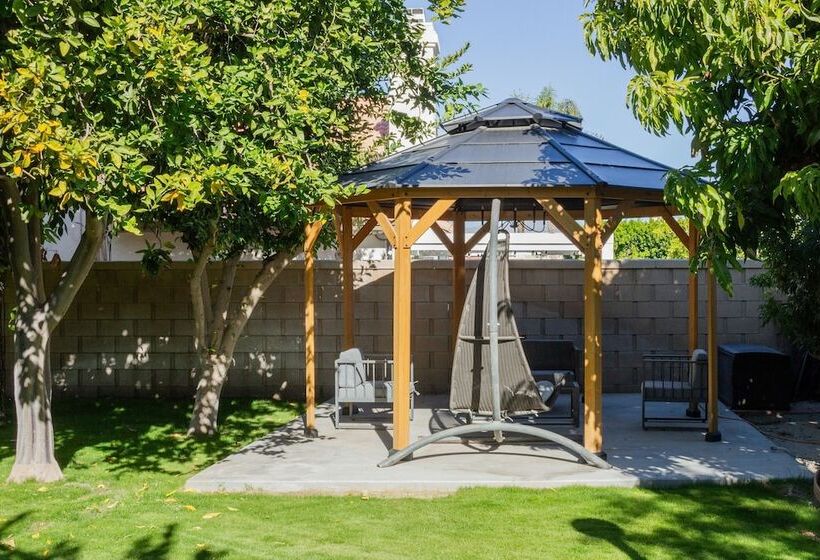Larrea By Avantstay Luxurious Oasis W/ Pool & Hot Tub!