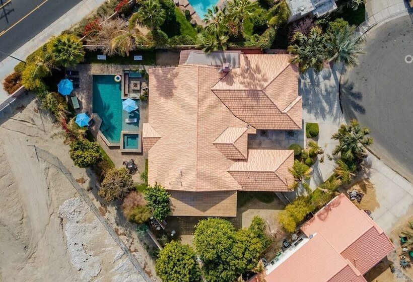 Larrea By Avantstay Luxurious Oasis W/ Pool & Hot Tub!