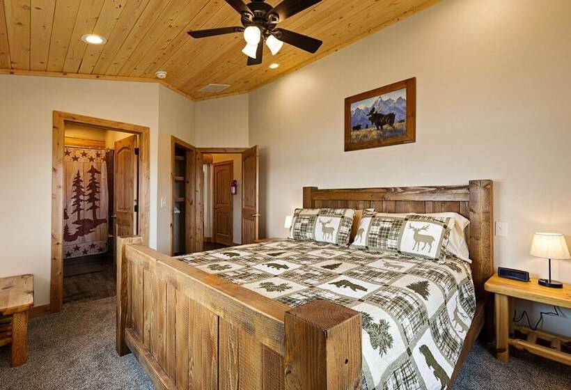 Stone Skipper Lodge