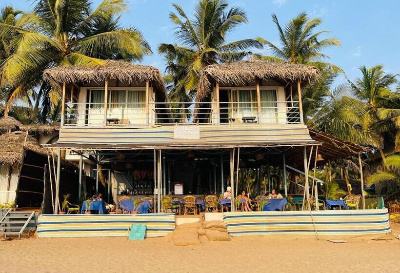 فندق Agonda Beach Chalets