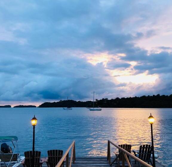 مبيت وإفطار Seagull Cove Resort